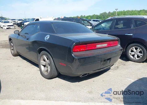 2013 Dodge Challenger Sxt z USA, uszkodzony, nr VIN 2C3CDYAG7DH676141